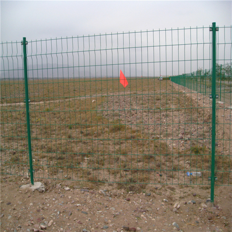 河南圈地鐵絲網圍欄圖片2 河南圈地鐵絲網圍欄圖片2