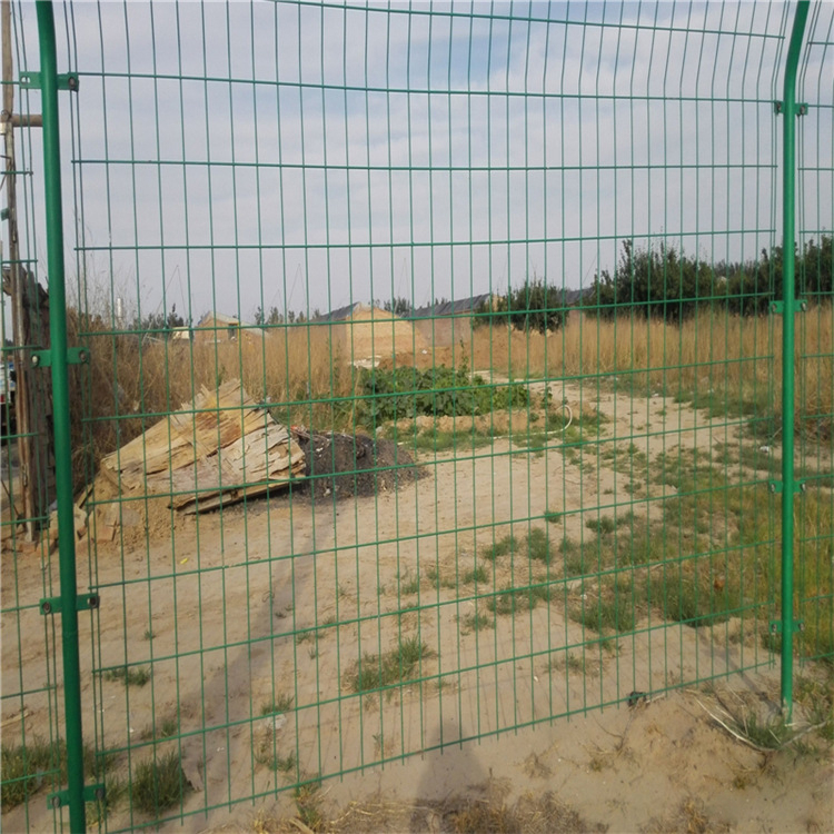 鐵絲護欄網-鐵絲圍欄網圖片2 鐵絲護欄網-鐵絲圍欄網圖片2