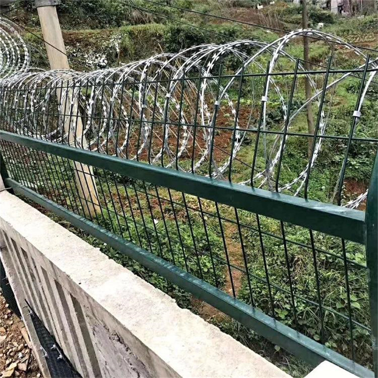 江蘇圍墻刀片刺繩圖片3 江蘇圍墻刀片刺繩圖片3