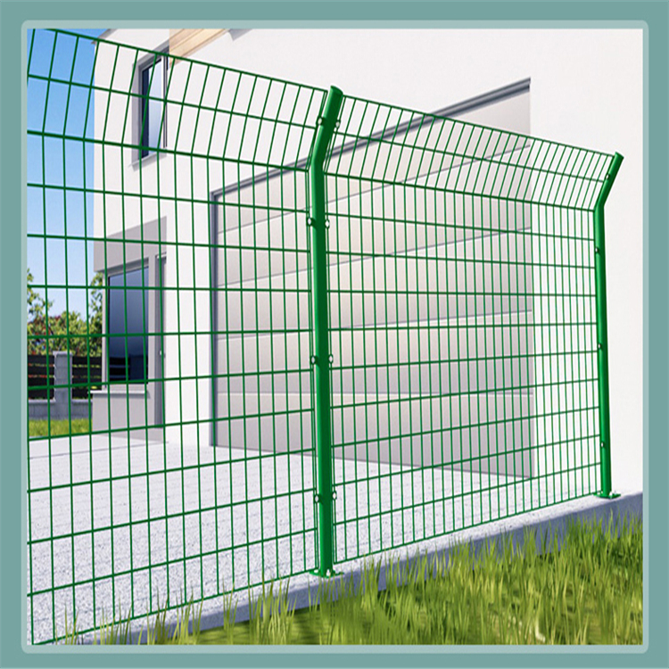 農(nóng)場(chǎng)圍墻鐵絲網(wǎng)圖片1 農(nóng)場(chǎng)圍墻鐵絲網(wǎng)圖片1