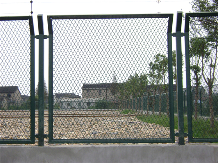 四川保稅區(qū)海關(guān)鐵絲圍網(wǎng)圖片4 四川保稅區(qū)海關(guān)鐵絲圍網(wǎng)圖片4