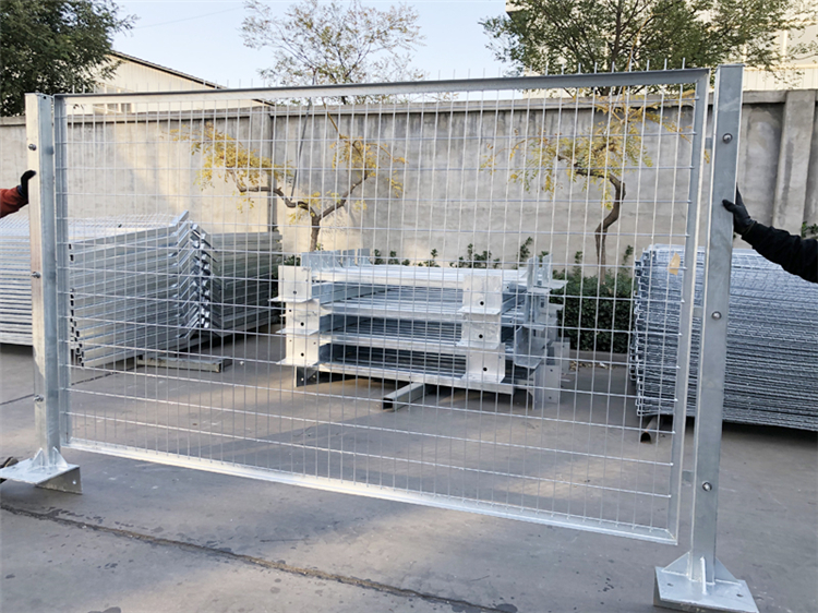 貴州鐵路加高加密金屬網片圖片1 貴州鐵路加高加密金屬網片圖片1