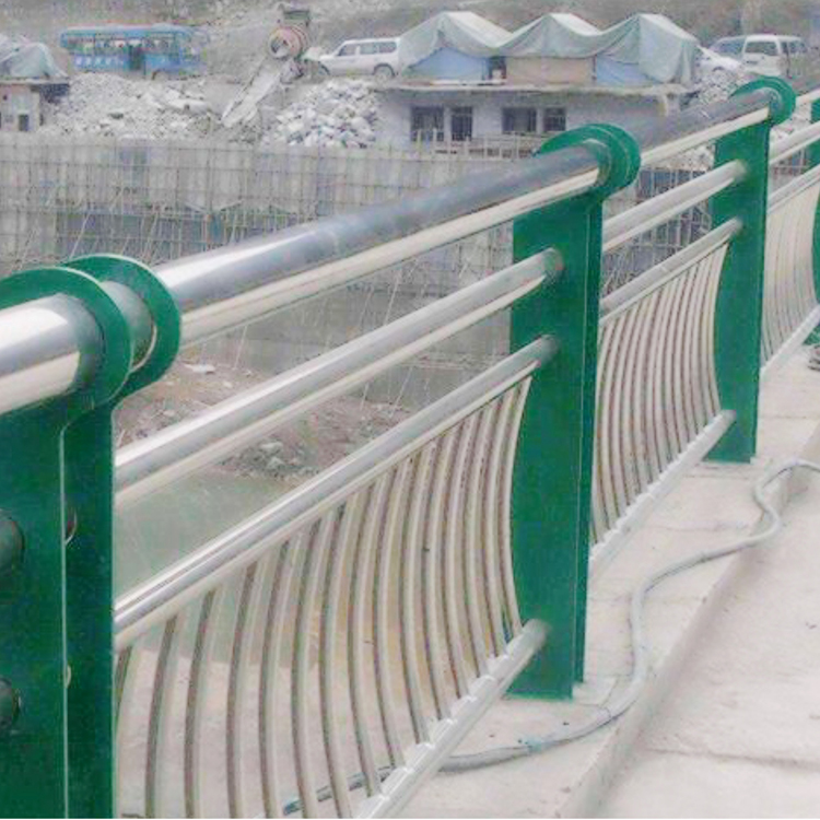 高速橋梁護(hù)欄圖片3 高速橋梁護(hù)欄圖片3