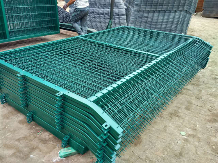 鐵路通線8001護(hù)欄圖片4 鐵路通線8001護(hù)欄圖片4