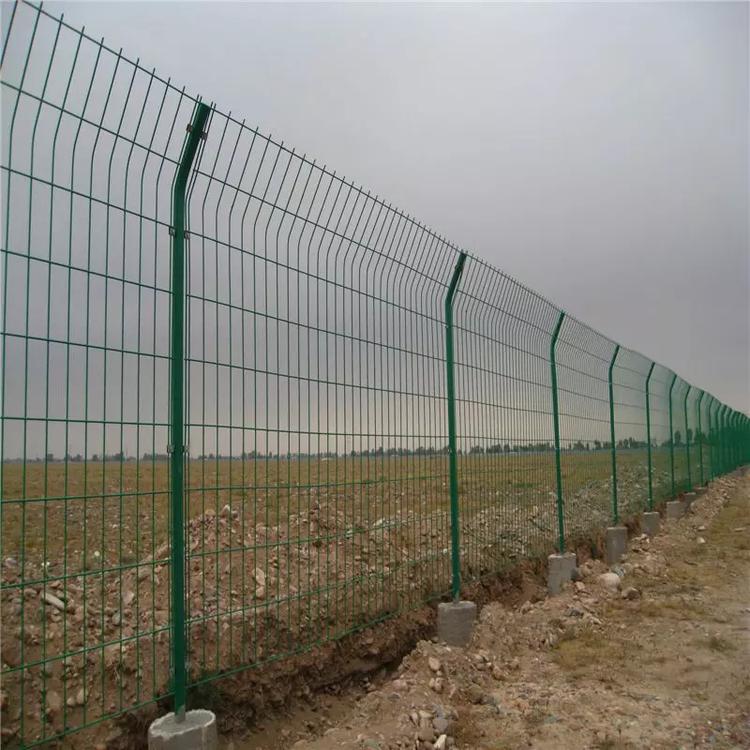 四川光伏場區防護網圖片4