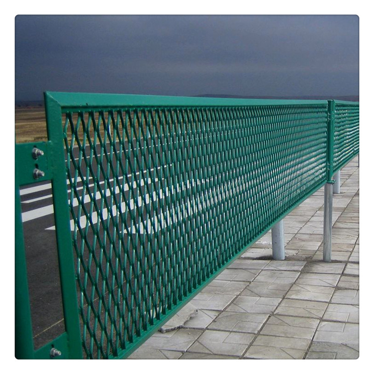 防眩網對于網孔要求