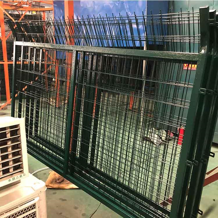 鐵路防護(hù)網(wǎng)圖片2 鐵路防護(hù)網(wǎng)圖片2