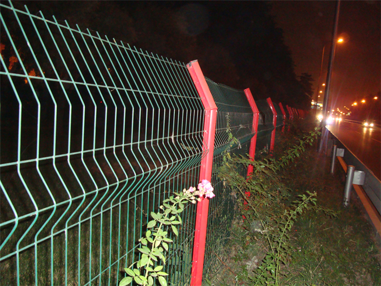 三角折彎護欄網圖片4