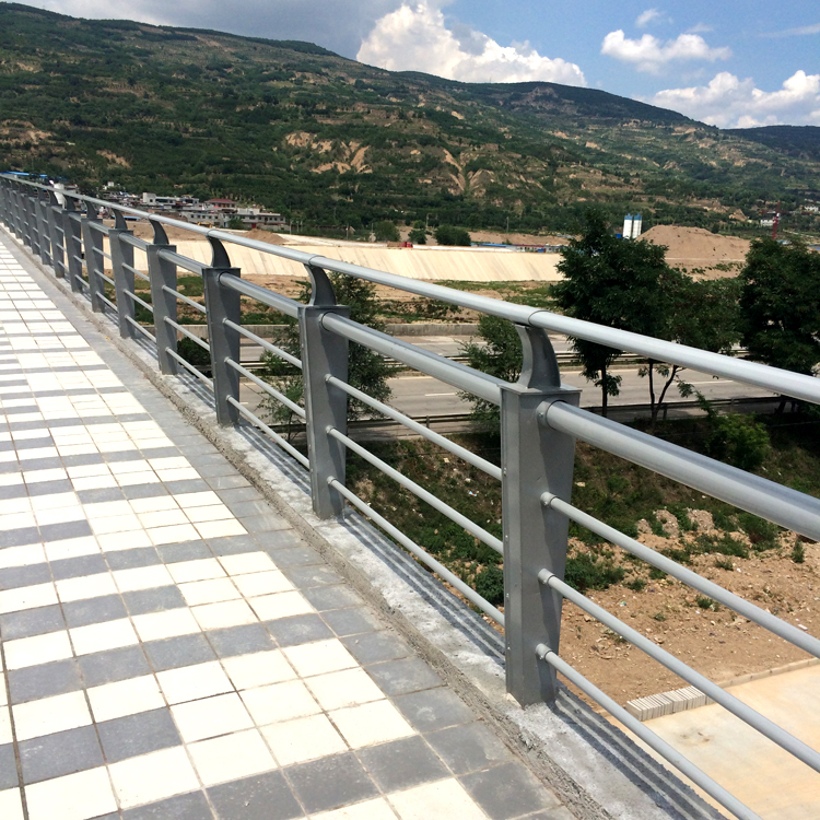 景區(qū)橋梁防護欄圖片3 景區(qū)橋梁防護欄圖片3