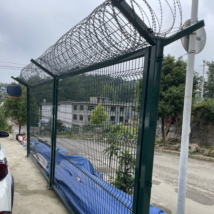 機(jī)場(chǎng)鋼絲圍擋圖片3 機(jī)場(chǎng)鋼絲圍擋圖片3