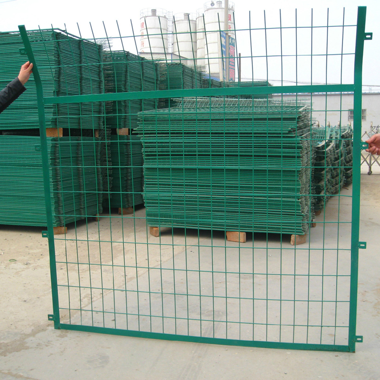 公路兩側護欄網