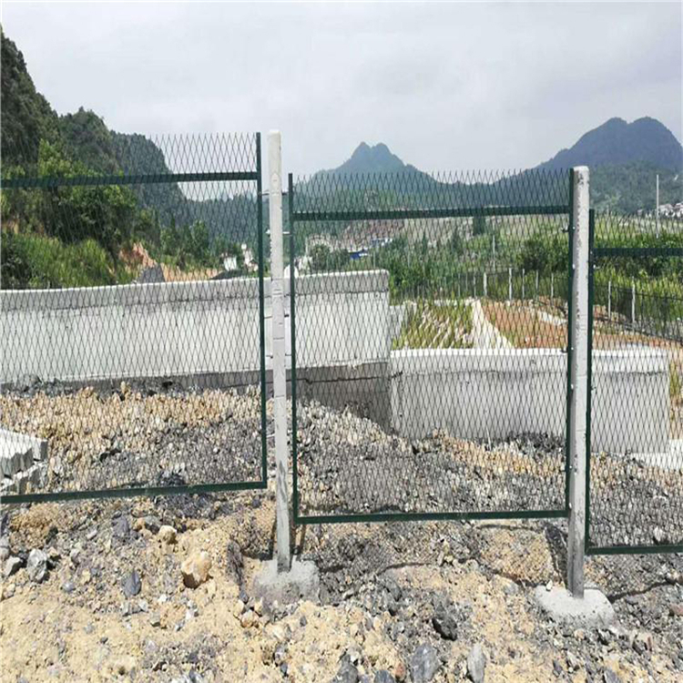 高鐵封閉網柵欄圖片2