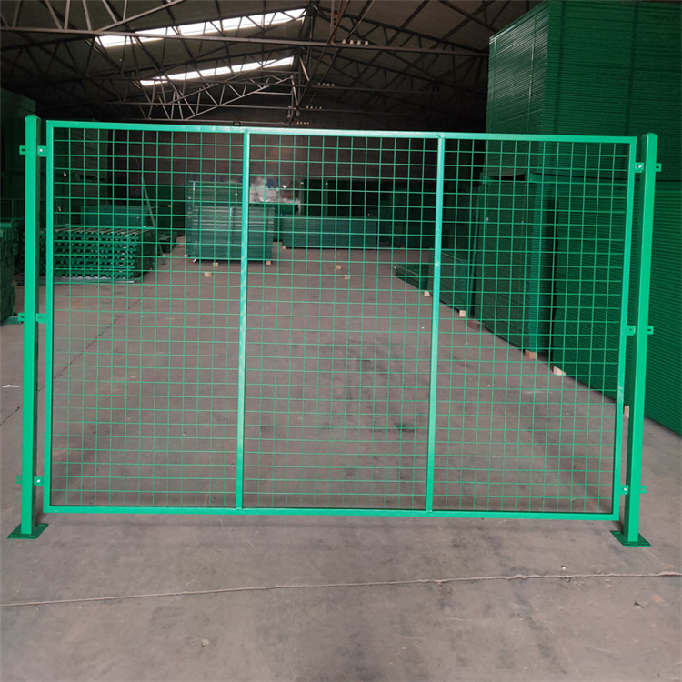 山東倉庫貨架隔離柵圖片2