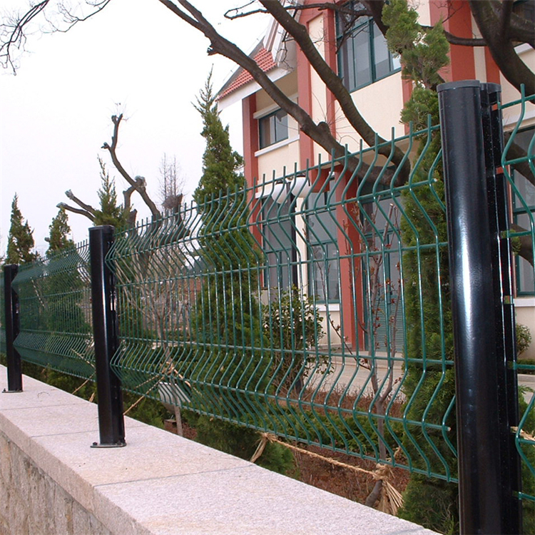 桃形柱三角折彎圍欄網圖片3