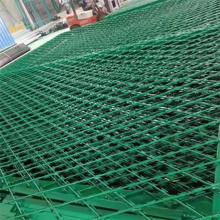 刀片焊接鐵絲網(wǎng)圍欄圖片3 刀片焊接鐵絲網(wǎng)圍欄圖片3