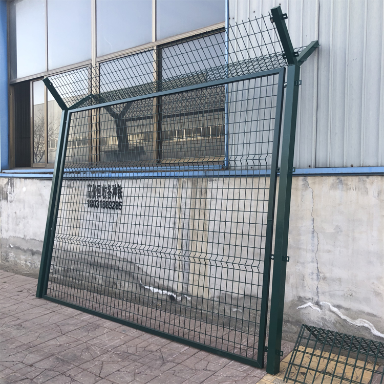 全國軍用機(jī)場隔離柵圍欄圖片展示圖片2 全國軍用機(jī)場隔離柵圍欄圖片展示圖片2