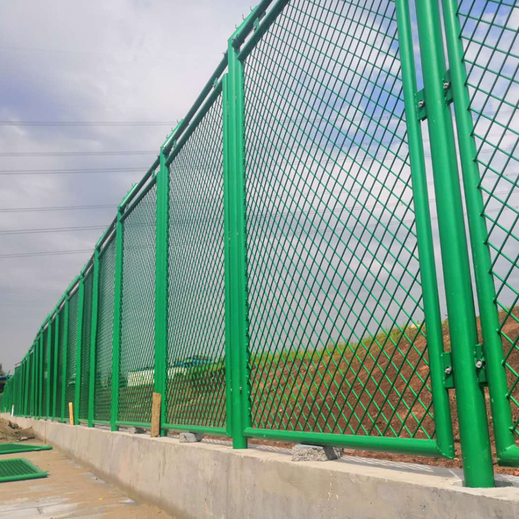 海關(guān)保稅區(qū)菱形網(wǎng)孔圍欄圖片3 海關(guān)保稅區(qū)菱形網(wǎng)孔圍欄圖片3