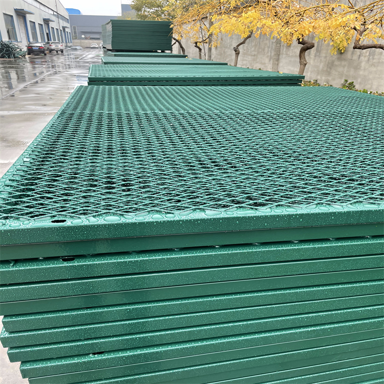 高鐵橋梁封閉式隔離網(wǎng)安裝圖片4 高鐵橋梁封閉式隔離網(wǎng)安裝圖片4