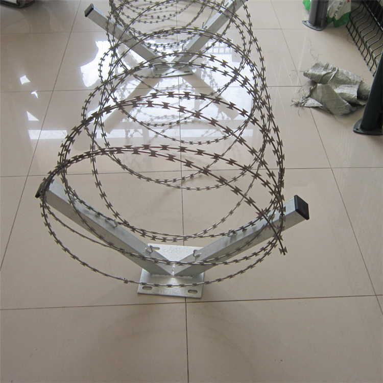 鋁包鋼刺絲滾籠廠家供應圖片4 鋁包鋼刺絲滾籠廠家供應圖片4