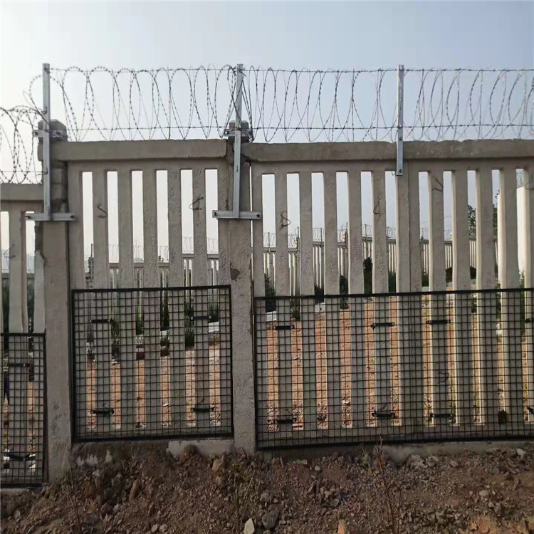 江蘇鐵路防護隔離設施中的鐵路加高網片圖片4