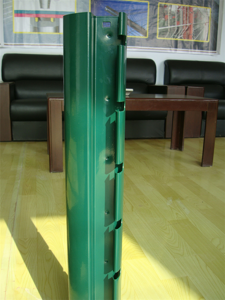 機場桃型柱護欄網圍界介紹圖片4