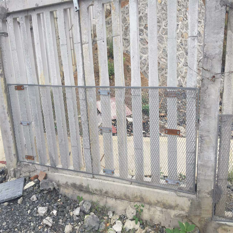 鐵路菱形網(wǎng)格防護網(wǎng)生產(chǎn)廠在哪圖片5 鐵路菱形網(wǎng)格防護網(wǎng)生產(chǎn)廠在哪圖片5