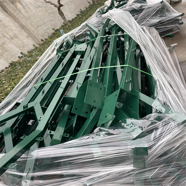 監(jiān)獄焊接刀片隔離網(wǎng)生產(chǎn)流程圖片3