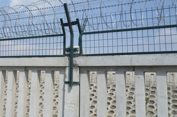 鐵路熱鍍鋅防爬刺價格多少圖片5 鐵路熱鍍鋅防爬刺價格多少圖片5