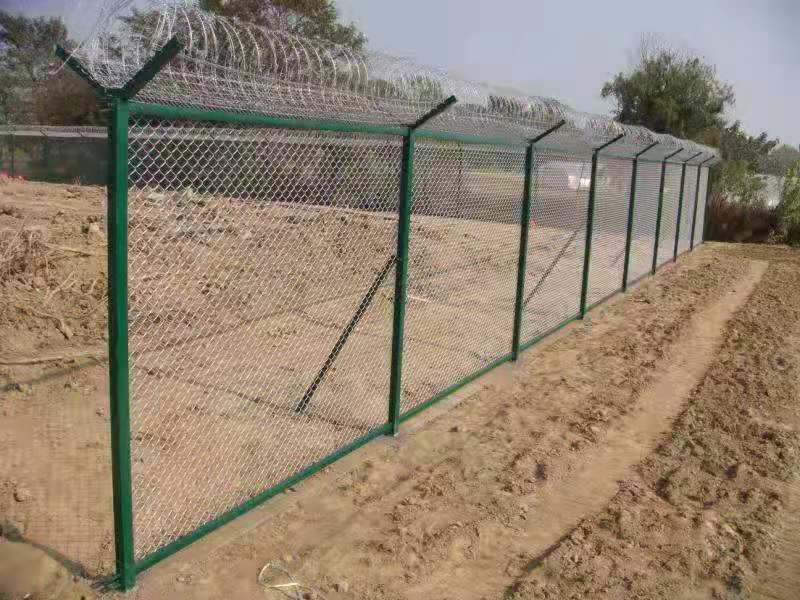 機場鋁包鋼圍欄以及鋁包鋼刺絲滾籠介紹