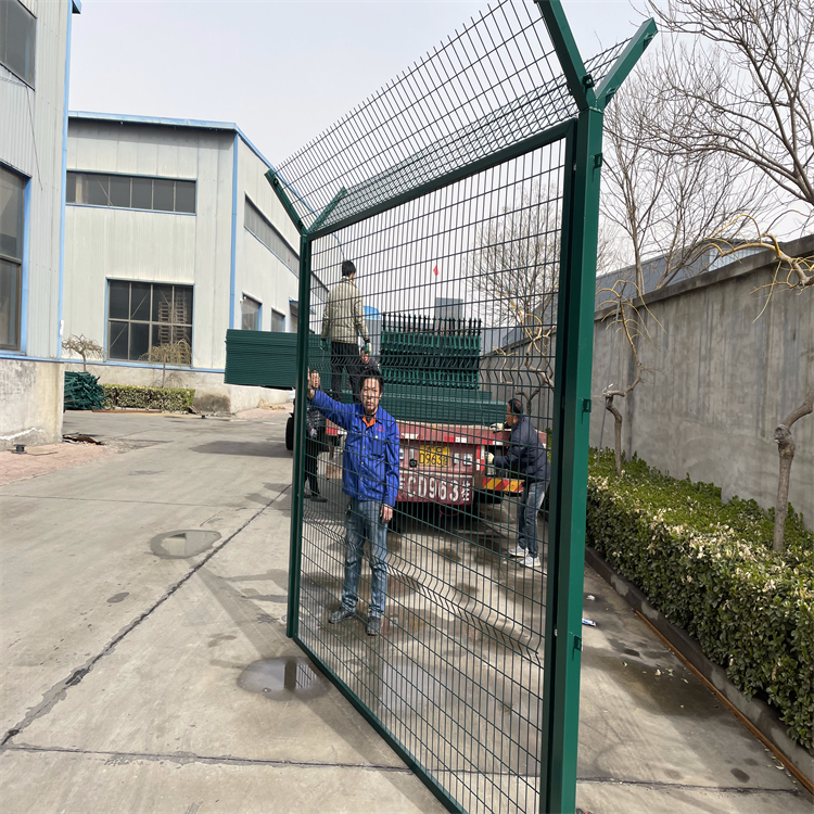 江蘇部隊機場金屬鐵絲網警戒護欄圖片4 江蘇部隊機場金屬鐵絲網警戒護欄圖片4