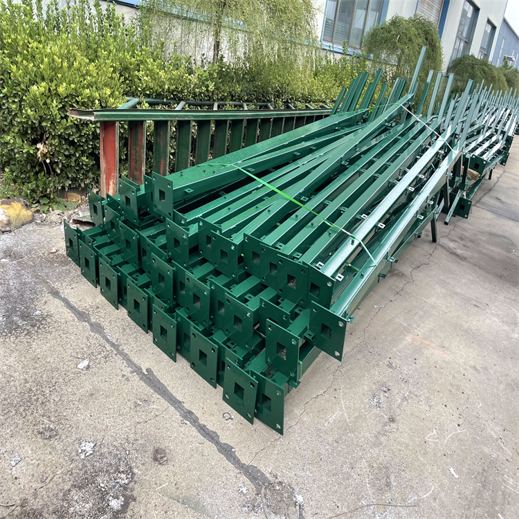 監獄防護鋼網墻圖片2 監獄防護鋼網墻圖片2