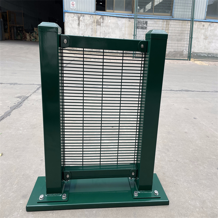 監(jiān)獄隔離網(wǎng)各種型號(hào)的不同選擇圖片3 監(jiān)獄隔離網(wǎng)各種型號(hào)的不同選擇圖片3