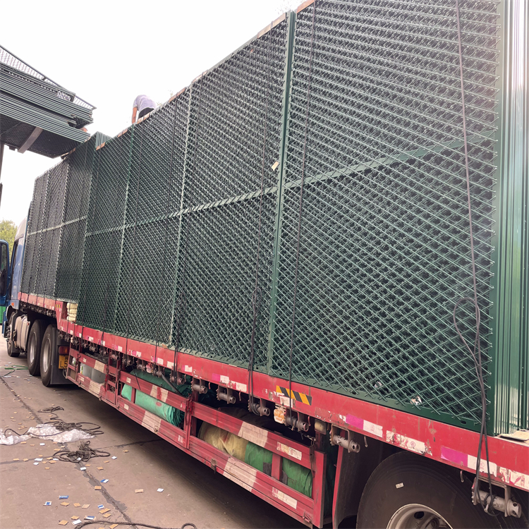 監(jiān)獄隔離網(wǎng)各種型號(hào)的不同選擇圖片4 監(jiān)獄隔離網(wǎng)各種型號(hào)的不同選擇圖片4