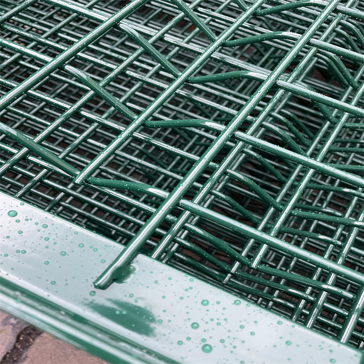 機場金屬鋼板菱形孔隔離網圖片2