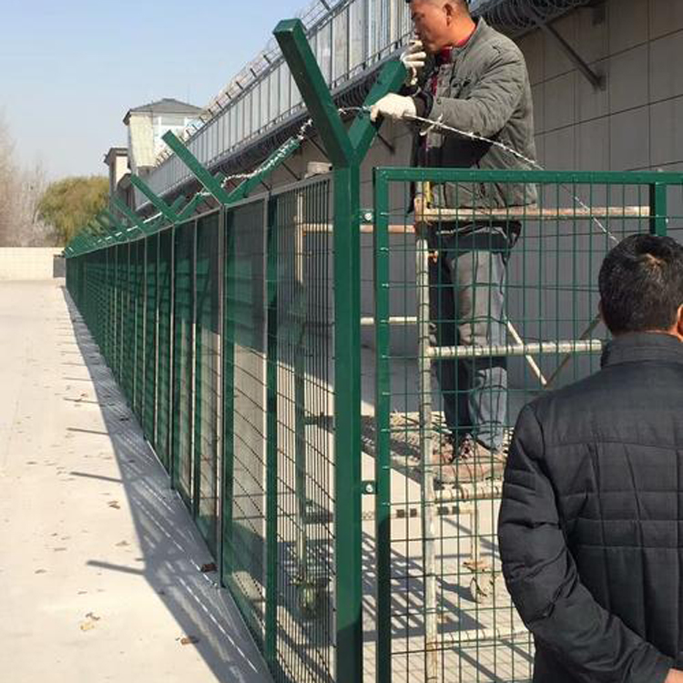 監(jiān)獄外墻金屬隔離網安裝示意圖圖片5