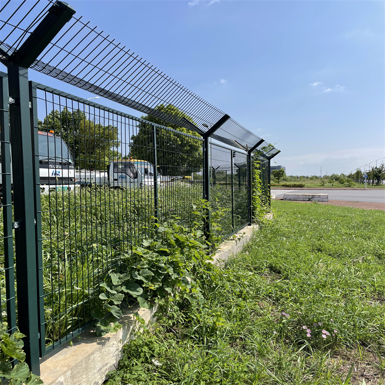 機場鋼筋網(wǎng)圍界生產(chǎn)廠家圖片6