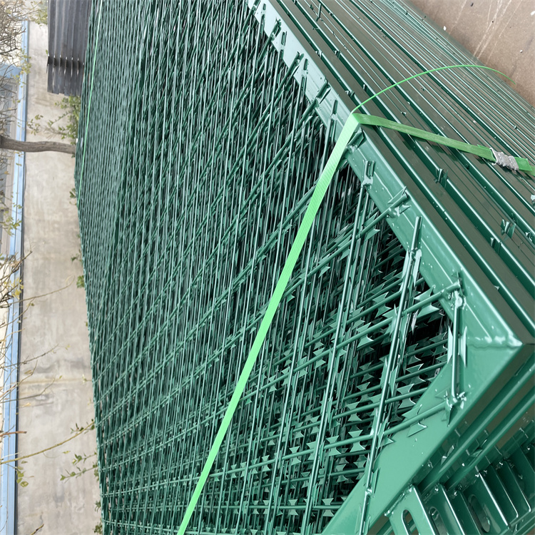 陜西監獄焊接刀片隔離網不銹鋼刀刺圖片7 陜西監獄焊接刀片隔離網不銹鋼刀刺圖片7