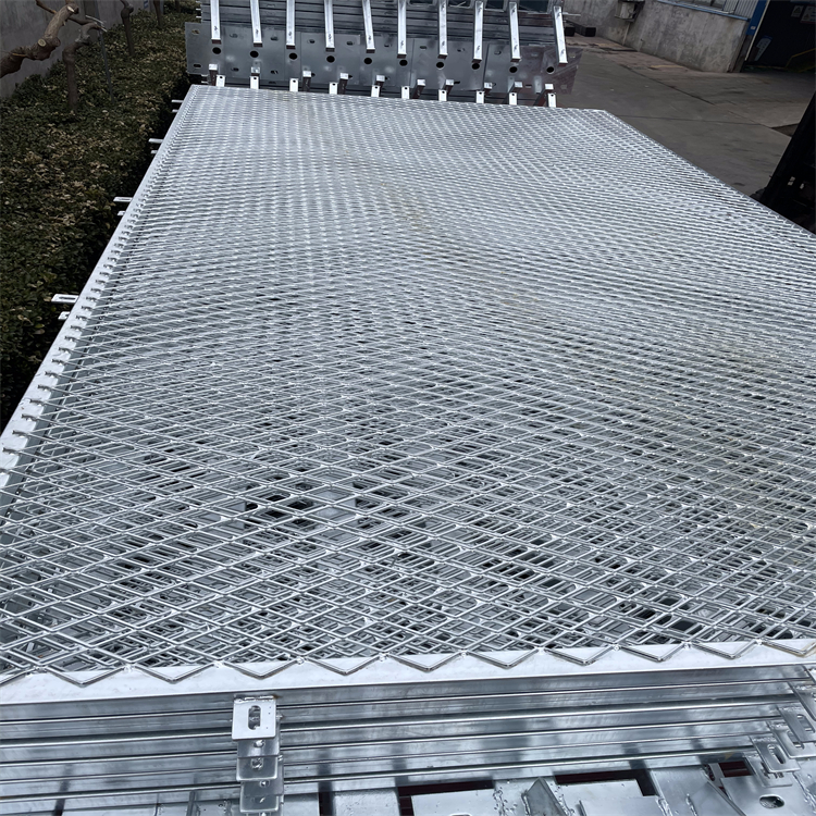 橋梁金屬防拋網(wǎng)護欄制造商圖片5 橋梁金屬防拋網(wǎng)護欄制造商圖片5