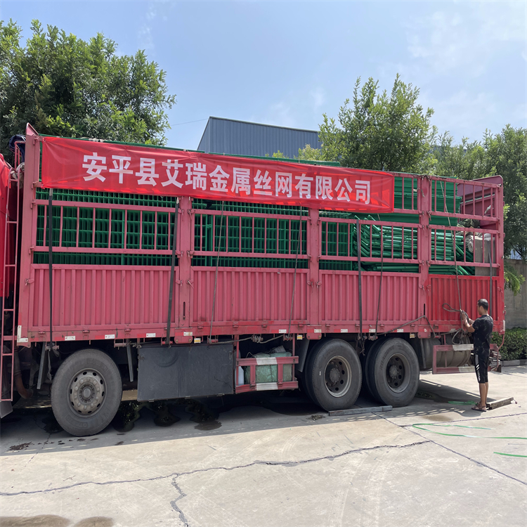 河道水源地金屬隔離網圖片5