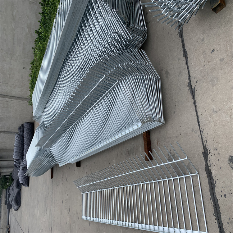 江蘇鐵路熱鍍鋅金屬防爬刺圖片4 江蘇鐵路熱鍍鋅金屬防爬刺圖片4
