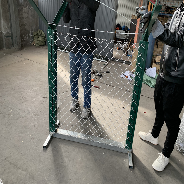 機(jī)場鋁包鋼勾花網(wǎng)圍界圖片2 機(jī)場鋁包鋼勾花網(wǎng)圍界圖片2