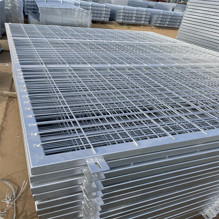 鐵路熱鍍鋅金屬防護(hù)柵欄圖片3